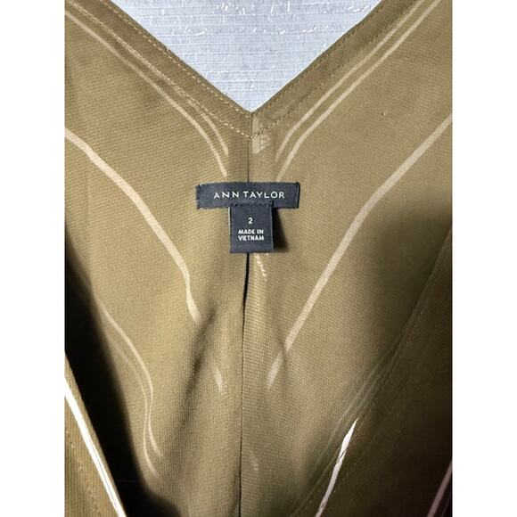 ANN TAYLOR OLIVE GREEN PINSTRIPED JUMPER SIZE 2 - Picture 3 of 4